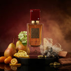Lattafa Ana Abiyedh Rouge apa de parfum alături de pere, kumquat, ambră cenușie și lemn de cedru.
