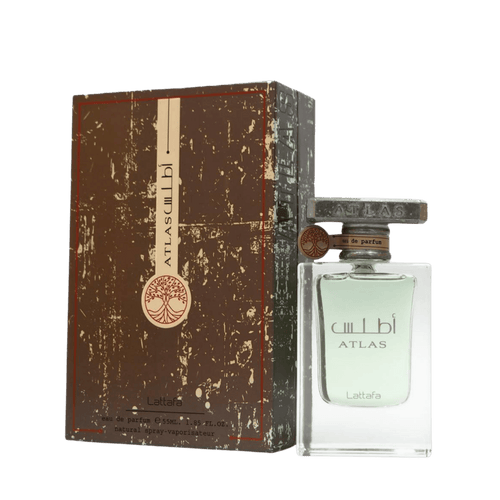 Lattafa Atlas apa de parfum, flacon frontal transparent cu lichid verde-marin, gât cu pandantiv si capac cu textura de piatra.