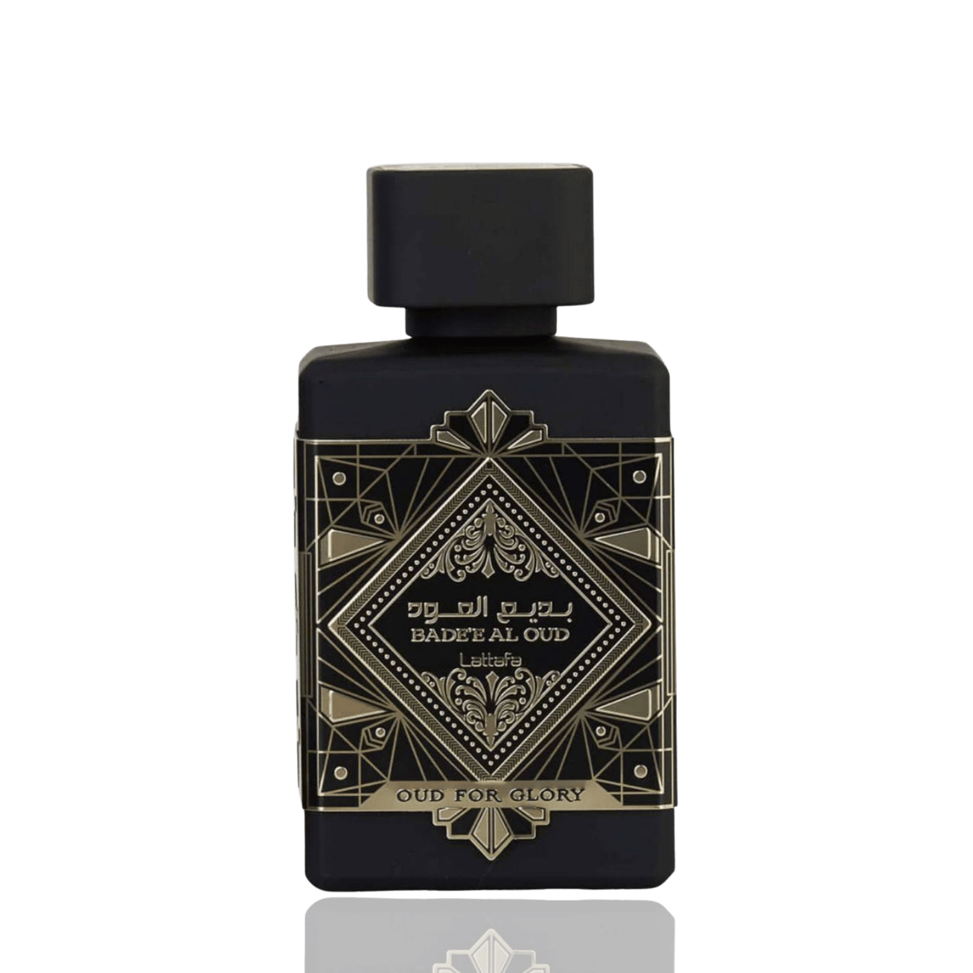 Lattafa Bade'e Al Oud Oud for Glory apa de parfum, detaliu macro cu placheta auriu-stralucitoare si modele geometrice.