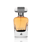 Detaliu flacon Lattafa Ekhtiari apa de parfum, evidențiind finisajele premium și pulverizatorul.