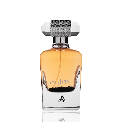 Detaliu flacon Lattafa Ekhtiari apa de parfum, evidențiind finisajele premium și pulverizatorul.