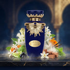 Lattafa Emaan apa de parfum original încadrat estetic de ingrediente precum flori albe și vanilie.