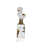 Detaliu flacon Lattafa Her Confession apa de parfum, evidențiind finisajele premium ale bustului sculptural.