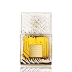 Detaliu pe sticla premium Lattafa Khamrah Qahwa 100 ml, evidențiind capacul geometric tip cristal și textura lichidului.j