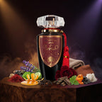 Lattafa Mohra apa de parfum original prezentat alături de fire de șofran, miere fluidă, trandafir și lemn de oud.