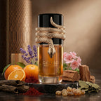 Lattafa Musamam apa de parfum original prezentat alături de bucăți de oud, șofran, tămâie și cedru.