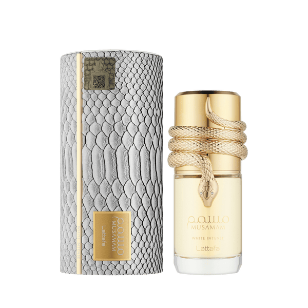Lattafa Musamam White Intense apa de parfum, flacon frontal elegant prezentat pe un fundal premium de studio.