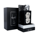 Lattafa Pride Ansaam Silver apa de parfum 100 ml, flacon frontal negru mat cu decorațiuni sculptate în relief.