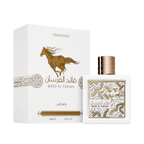 Lattafa Qaed Al Fursan Unlimited apa de parfum, flacon frontal alb imaculat cu detalii aurii sofisticate.