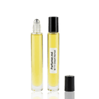 Detaliu flacon M 111 Desert Nomad inspirat de Chanel Égoïste Platinum ulei de parfum, evidențiind eticheta și aplicatorul roll-on.