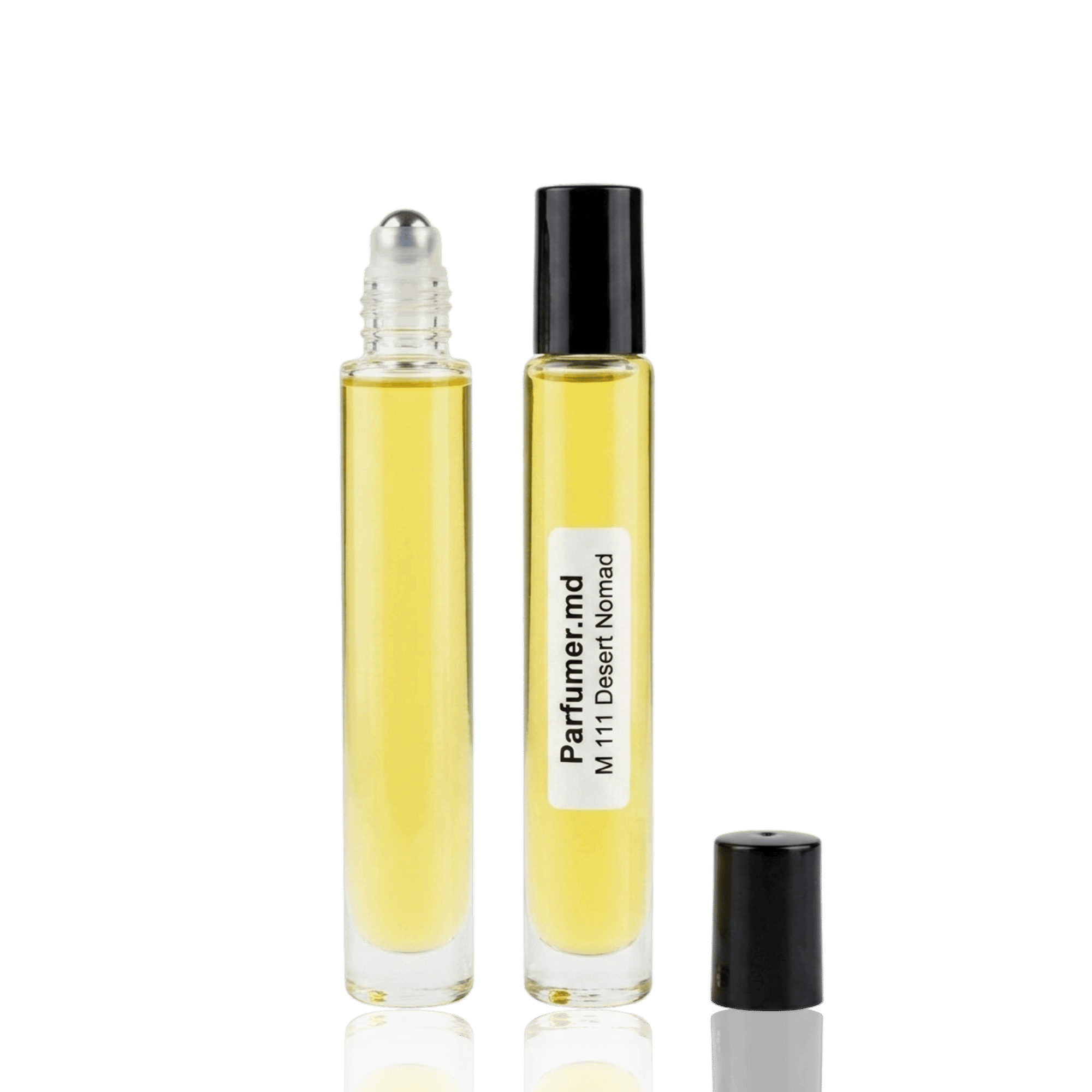Detaliu flacon M 111 Desert Nomad inspirat de Chanel Égoïste Platinum ulei de parfum, evidențiind eticheta și aplicatorul roll-on.