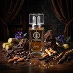 TIMSS U 524 BLACK PHANTOM apă de parfum prezentat alături de pocal cu rom, boabe de cafea și batoane de vanilie.