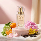TIMSS W 414 Good Girl Blush inspirat din Carolina Herrera apa de parfum prezentat alături de bergamotă, bujor și vanilie.